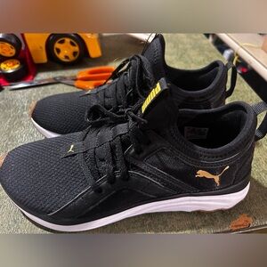 Puma Softride Sophia Womens 8.5. Wonderful Condition!